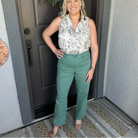 Cabi Austin Jeans - Picture 7 of 14